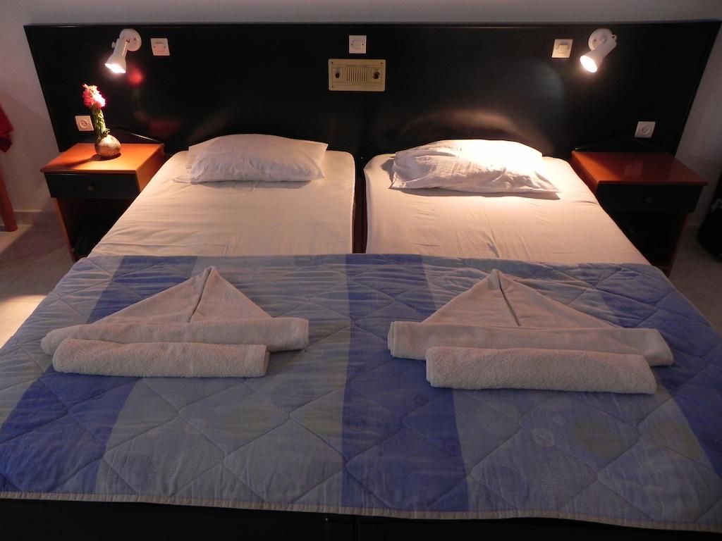 Ardani Bay Studios Amoopi Room photo