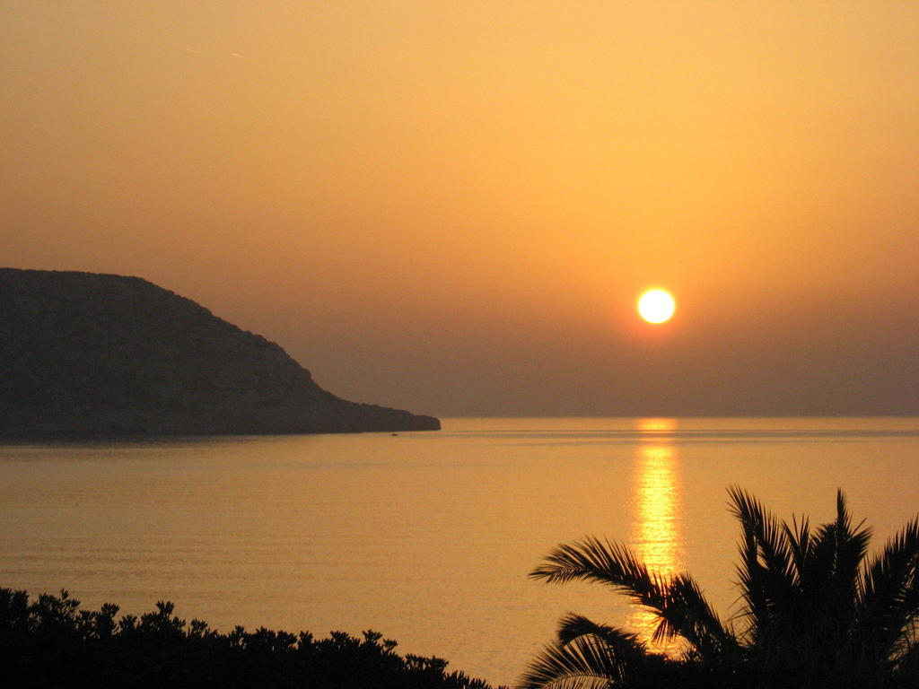 Ardani Bay Studios Amoopi Room photo